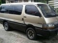 Toyota hiace-0