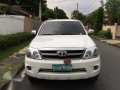 2008 Toyota Fortuner AT White For Sale-4