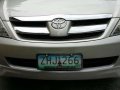 Toyota innova g top of the line 2.5 engine diesel manual trans..2007 m-0
