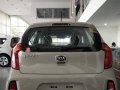 Almost brand new Kia Picanto Gasoline-5