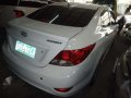 2011 Hyundai Accent MT Gas White-3