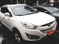 Hyundai tucson gold suv-1