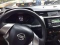 2016 Nissan Navara Calibre 4x2 AT vs Hi Lux Dmax Strada RangerWildTrak-8