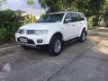 2010 Mitsubishi Montero S.E 4x4 White -1