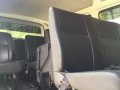 Toyota Hiace Commuter 2012 MT White -6