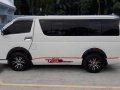 Toyota Commuter 2011 White MT For Sale-1