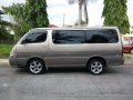 Toyota Hiace Grandia 1999 Beige MT -3