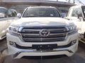 Toyota Land Cruiser 2018 LC200 White AT -5