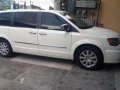 2012 Chrysler Town and Country AT White -1