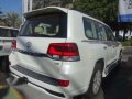 Toyota Land Cruiser 2018 LC200 White AT -3