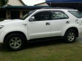 Toyota Fortuner V 2007 White AT For Sale-0