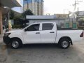 Toyota Hilux 4x2 2016 MT White For Sale-4