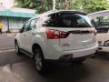 2017 Isuzu MUX LSA AT 191k low downpayment promo-1