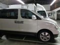 Hyundai Grand Starex Gold Van-3