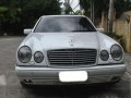 Mercedes Benz E 240 Elegance White AT -1