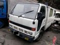 mitsubishi L300 FB van isuzu close van-4