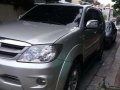 2005 fortuner automatic 1st ownd gas not montero crv innova-4