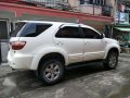 Toyota Fortuner 4x2 2011 White AT For Sale-8