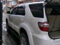 Toyota Fortuner 4x2 2011 White AT For Sale-4