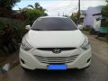 Hyundai Tucson 2010 MT White For Sale-0