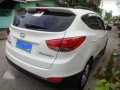 Hyundai Tucson 2010 MT White For Sale-5