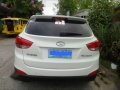 Hyundai Tucson 2010 MT White For Sale-6