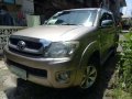 Toyota Hilux G MT 2010 Beige For Sale-1