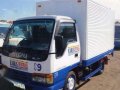 Closed Van Isuzu 4W-0