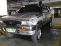 Toyota Hilux SR5 Dubai 4x4 MT Silver -7