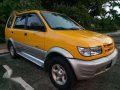 Isuzu Crosswind XUV MT Yellow 2004 -4