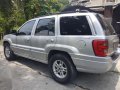 Cherokee Jeep Laredo 4x4 AT 2002 Silver -2