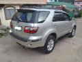 Toyota Fortuner V 4x4 AT 2009 Silver For Sale-3