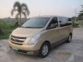 Hyundai Starex VGT 2009 AT Golden For Sale-1