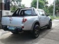 Mitsubishi Strada 4X4 GLS 2007 vs dmax pick up hilux e j g innova ls-11