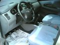 Toyota innova j 2010-4