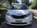 2011 Toyota Sienna V6 AT Pearlwhite For Sale-3