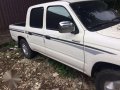 Toyota Hilux 2000 White Manual For Sale-3