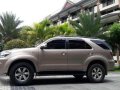 Toyota Fortuner V 4x4 matic diesel like montero adventure innova suv-1