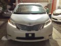 New 2017 Toyota Sienna Limited AT White -0
