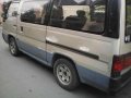 nissan urvan caravan-4