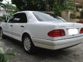 1999 Mercedes Benz E 240 Elegance AT White -5