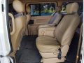 2013 Hyundai Grand Starex VGT AT White -5
