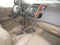 2011 toyota fortuner v diesel 4x4 like montero-6