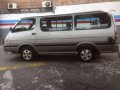 2004 hiace-1