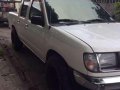 Nissan Frontier 2000 4x2 AT White For Sale-0