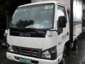 Isuzu elf 10 footer alum van-7