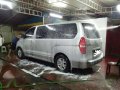 2009 Hyundai Starex VGT CRDi AT Silver -1