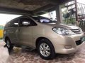 Toyota Innova E 2010-6