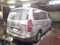 2009 Hyundai Starex VGT CRDi AT Silver -0