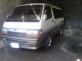 Toyota Hi-ace-0